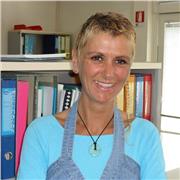 Insegnante di Inglese offre lezioni a Pescara e provincia. Lezioni per adulti, adolescenti e bambini, con possibilità per quest'ultimi di formare gruppi da 4 bambini. Le lezioni possono essere svolte presso lo studio, on line oppre a domicilio. Possibilit